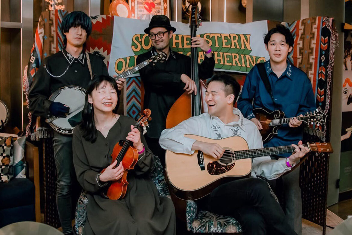 繝悶Ν繝ｼ繧ｰ繝ｩ繧ｹ笘・・繝ｪ繧ｹ_Bluegrass Police IMG_5237